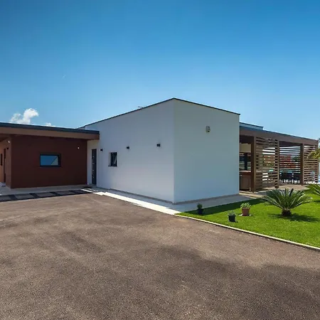 Vakantiehuis Lena Lux *