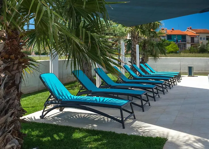 Lena Lux Feriehus Pula