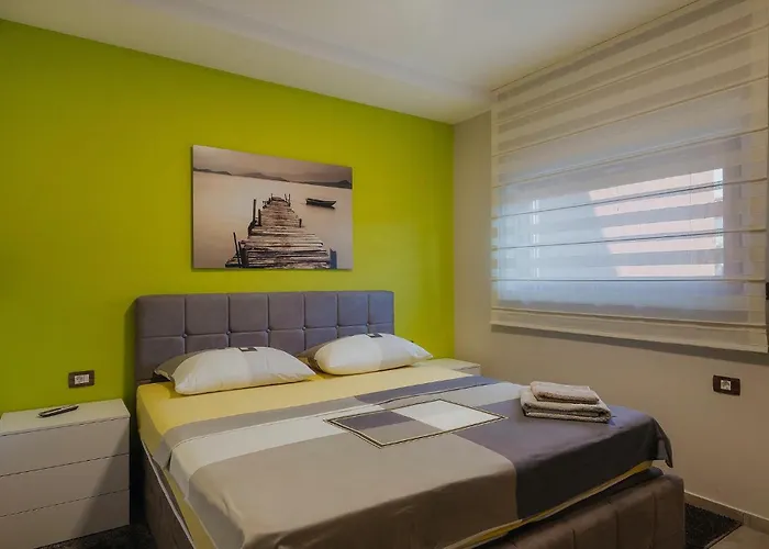 Lena Lux Σπίτι διακοπών *